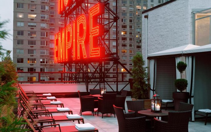 Terras van hotel The Empire in Manhattan New York